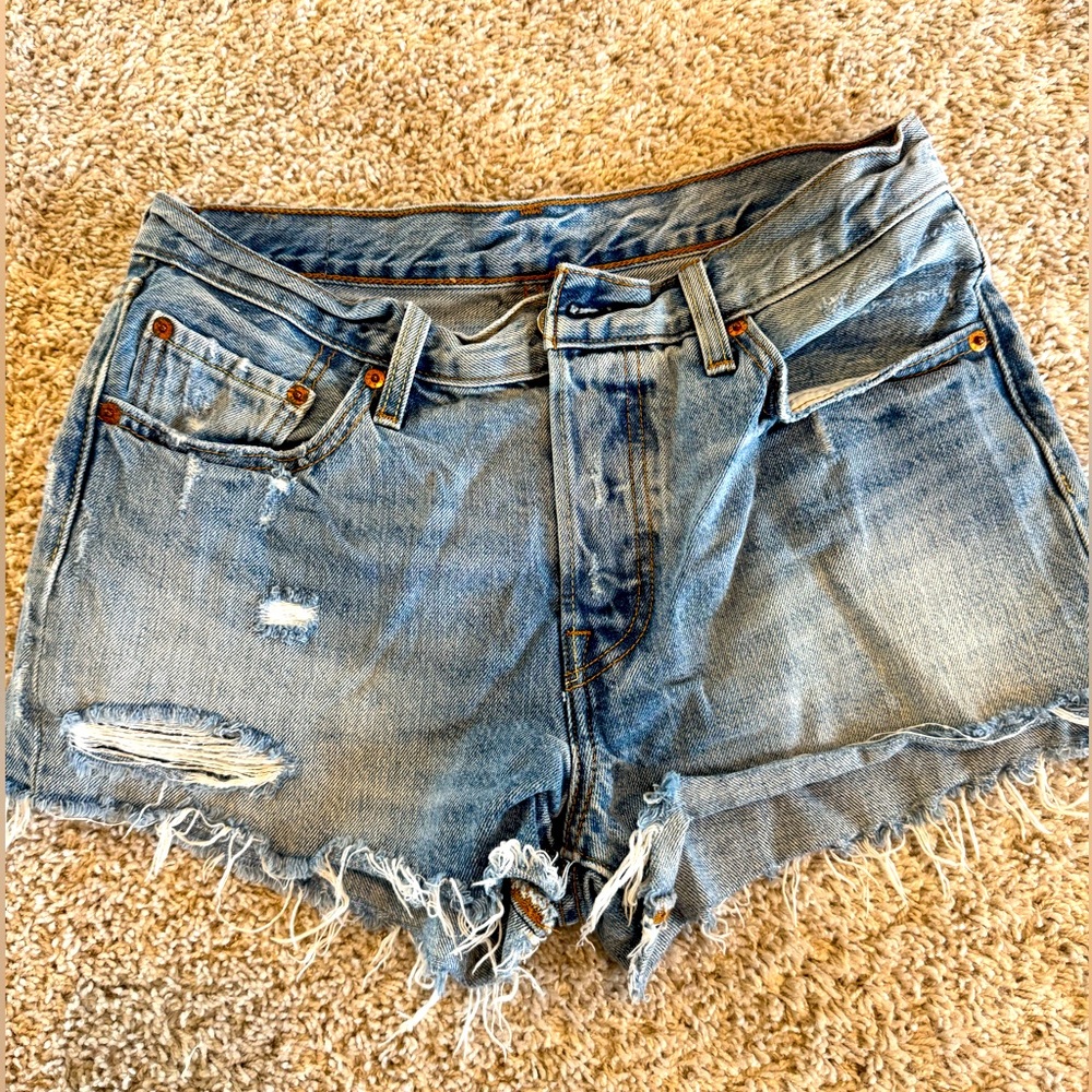 Levi’s 501 cutoff shorts 28